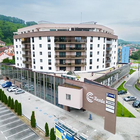 City Center Accommodation - 308 Решица Экстерьер фото