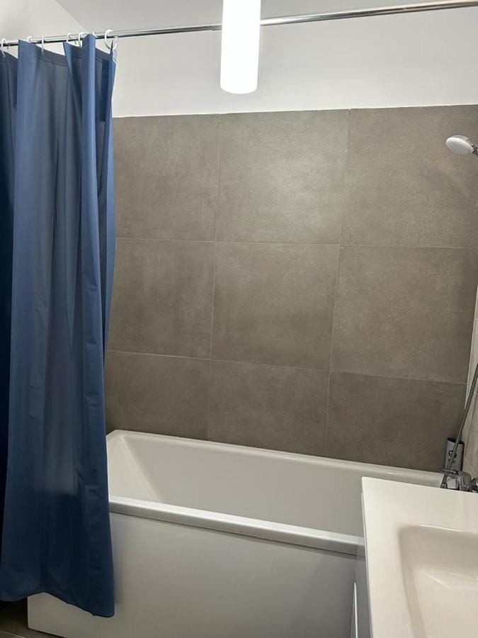 City Center Accommodation - 308 Решица Экстерьер фото